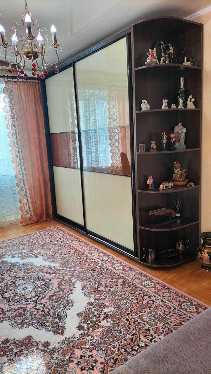 For Sale: 3-room apartment with renovation and furnishings