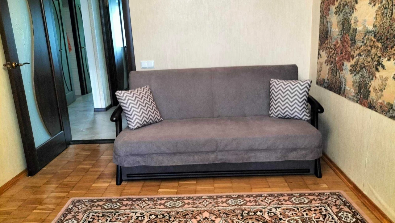 For Sale: 3-room apartment with renovation and furnishings