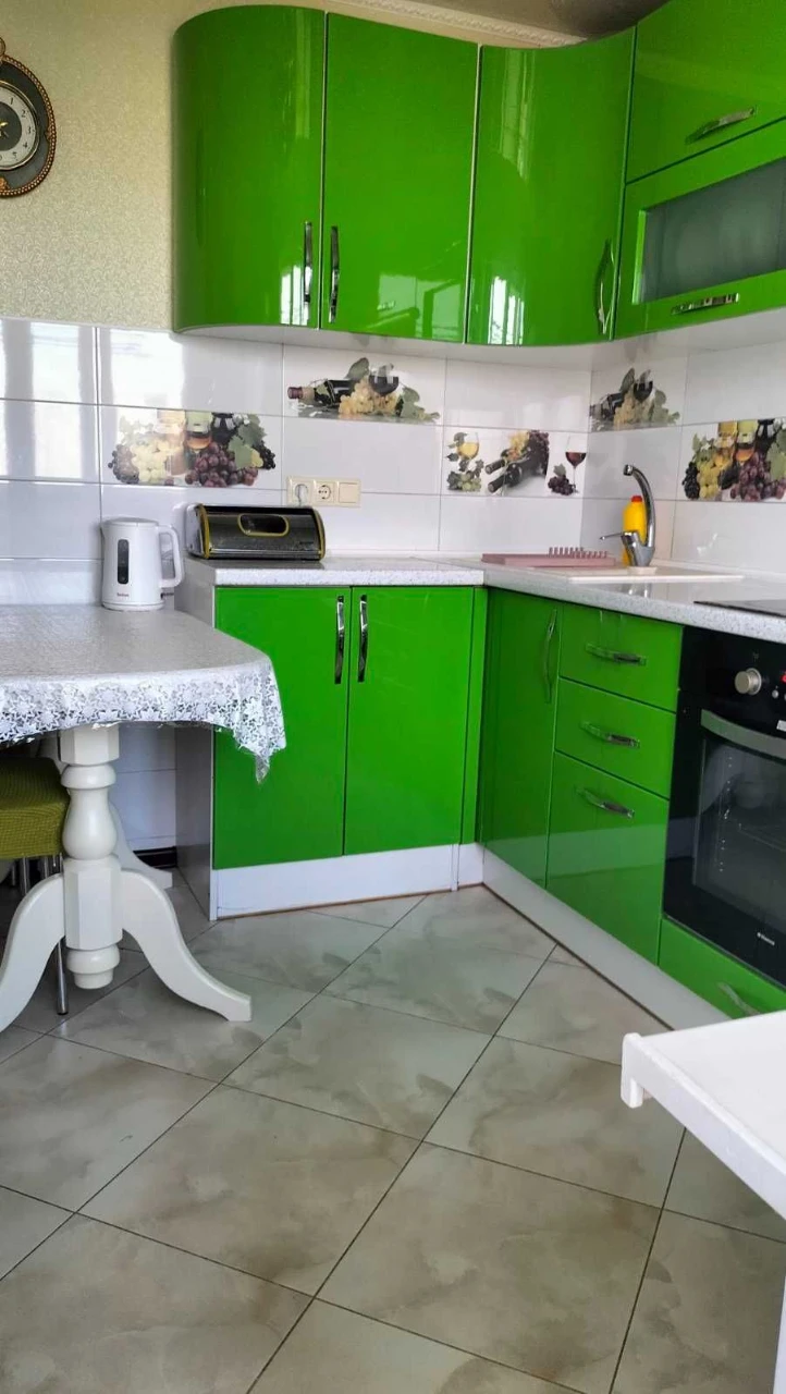 For Sale: 3-room apartment with renovation and furnishings
