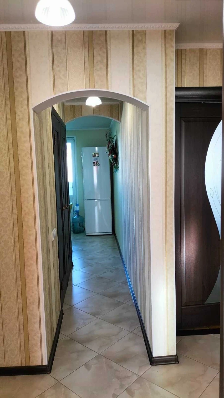 For Sale: 3-room apartment with renovation and furnishings