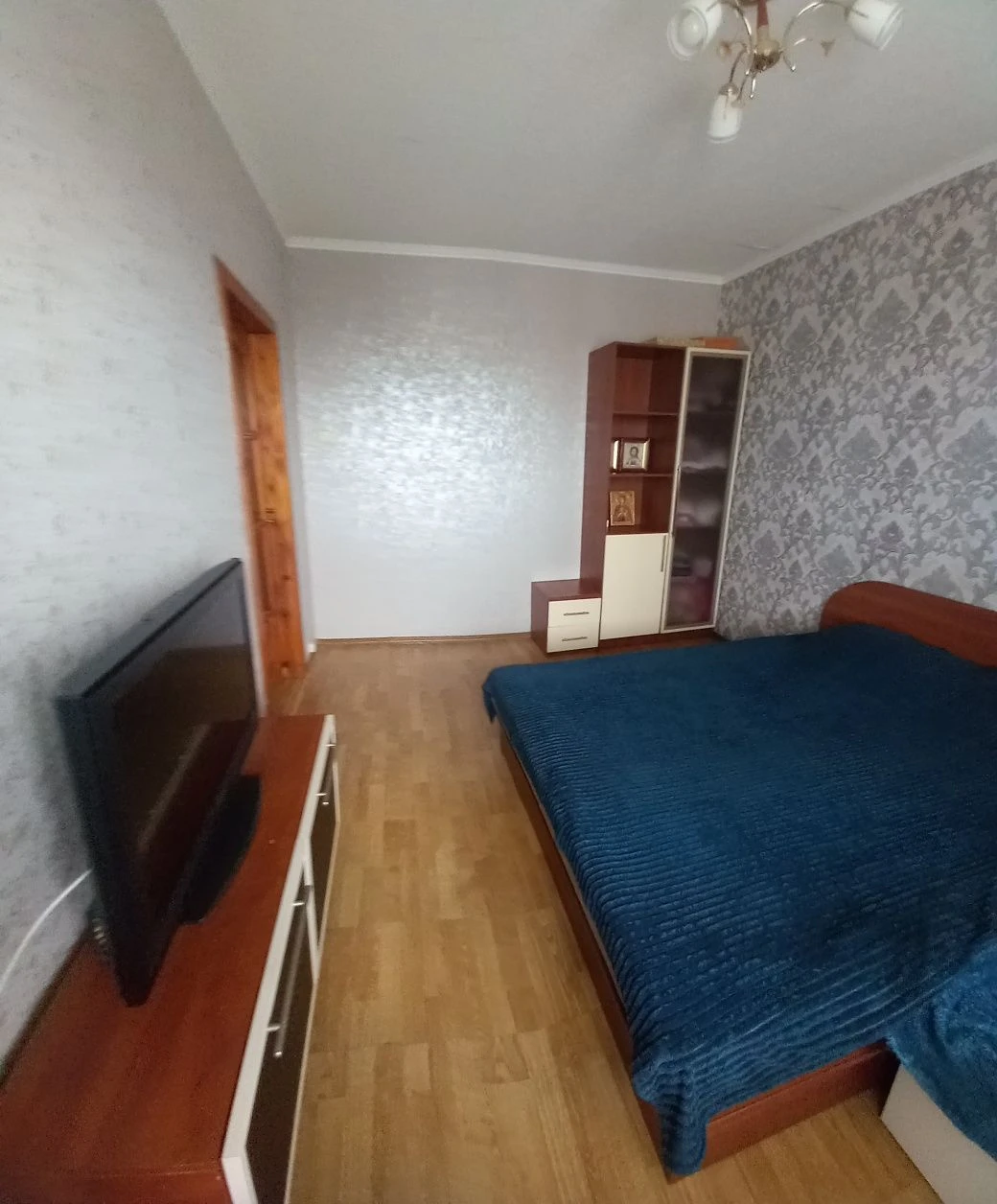 Three-bedroom apartment, metro Теремки, Glushkova st.