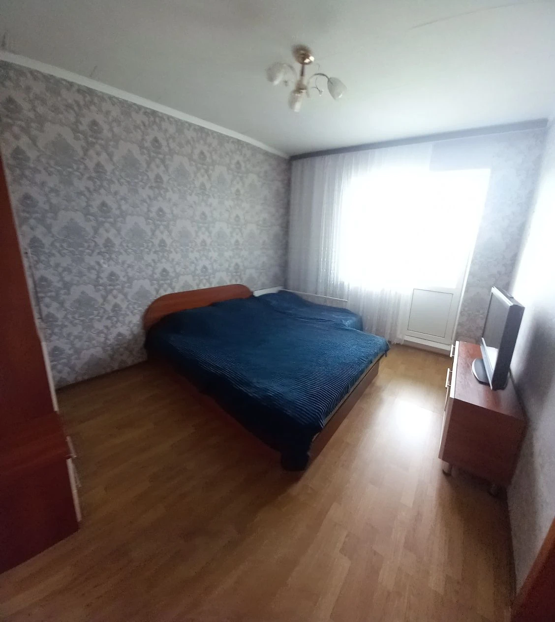Three-bedroom apartment, metro Теремки, Glushkova st.