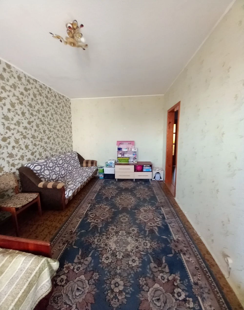 Three-bedroom apartment, metro Теремки, Glushkova st.