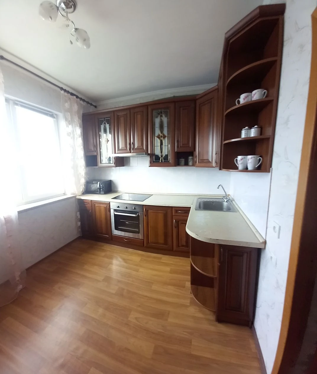 Three-bedroom apartment, metro Теремки, Glushkova st.