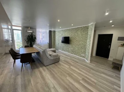 Sale of a 3-room apartment on Lustdorfskaya Road in a developed area