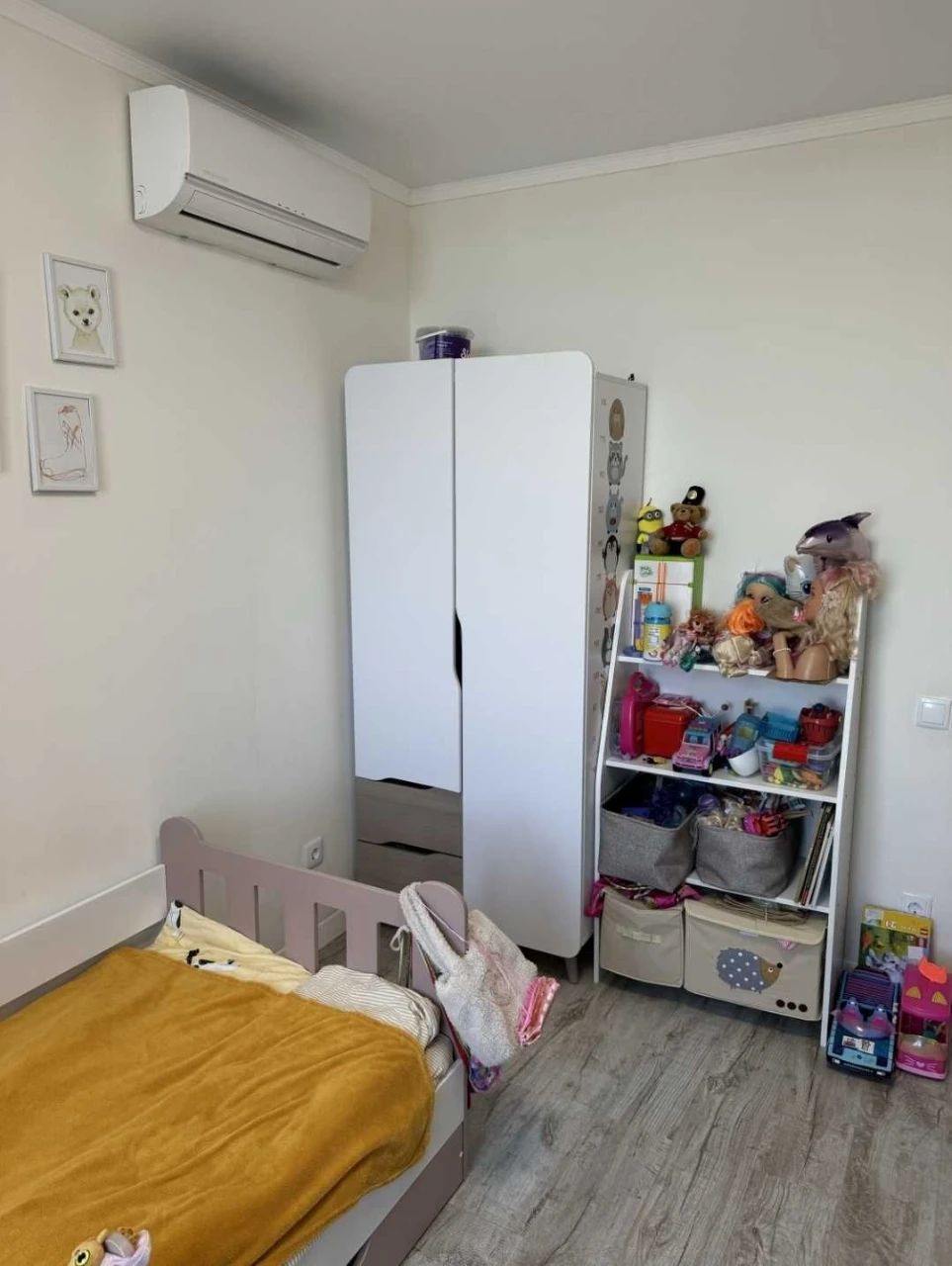 Sale of a 3-room apartment on Lustdorfskaya Road in a developed area