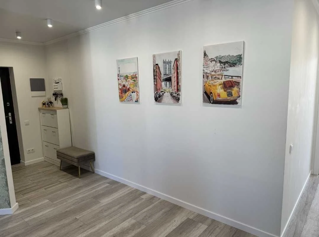 Sale of a 3-room apartment on Lustdorfskaya Road in a developed area