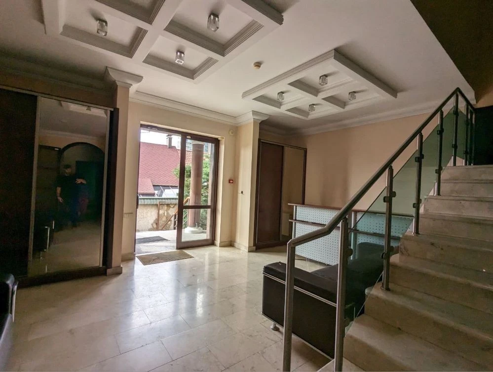 House 600 sq m Office in Pechersk Center OpenSpace+offices Arbitration Available