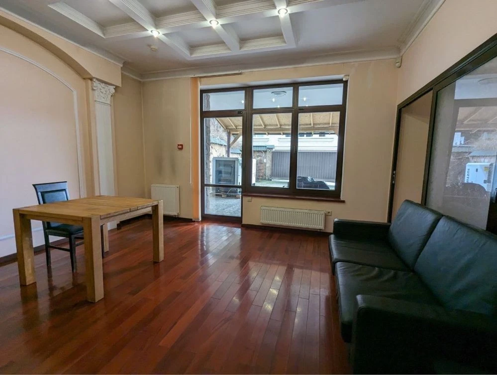 House 600 sq m Office in Pechersk Center OpenSpace+offices Arbitration Available