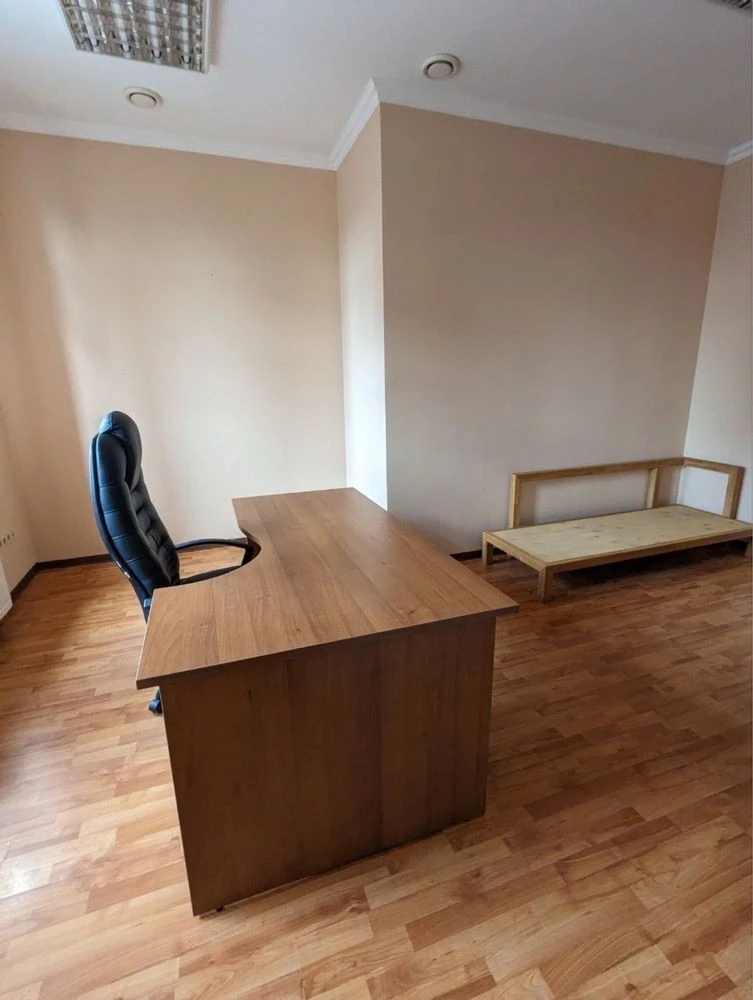 House 600 sq m Office in Pechersk Center OpenSpace+offices Arbitration Available