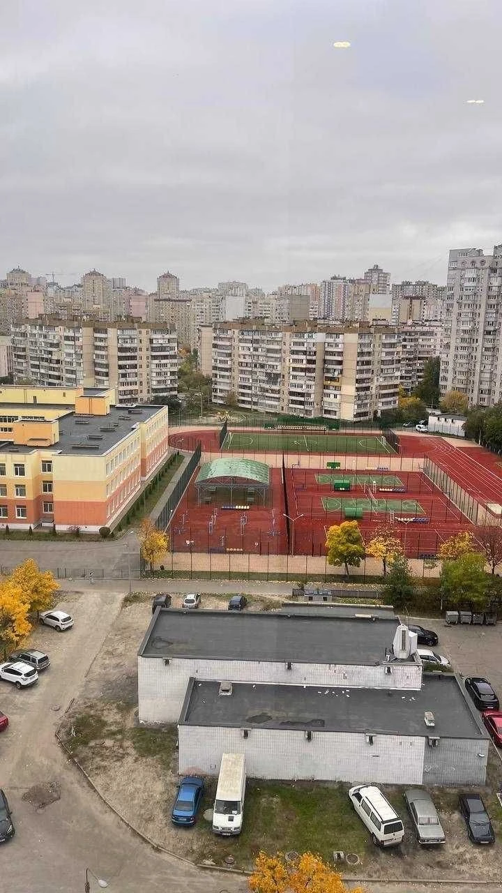 Сдается 4-комнатная квартира, Осокорки, Позняки. От хозяина.