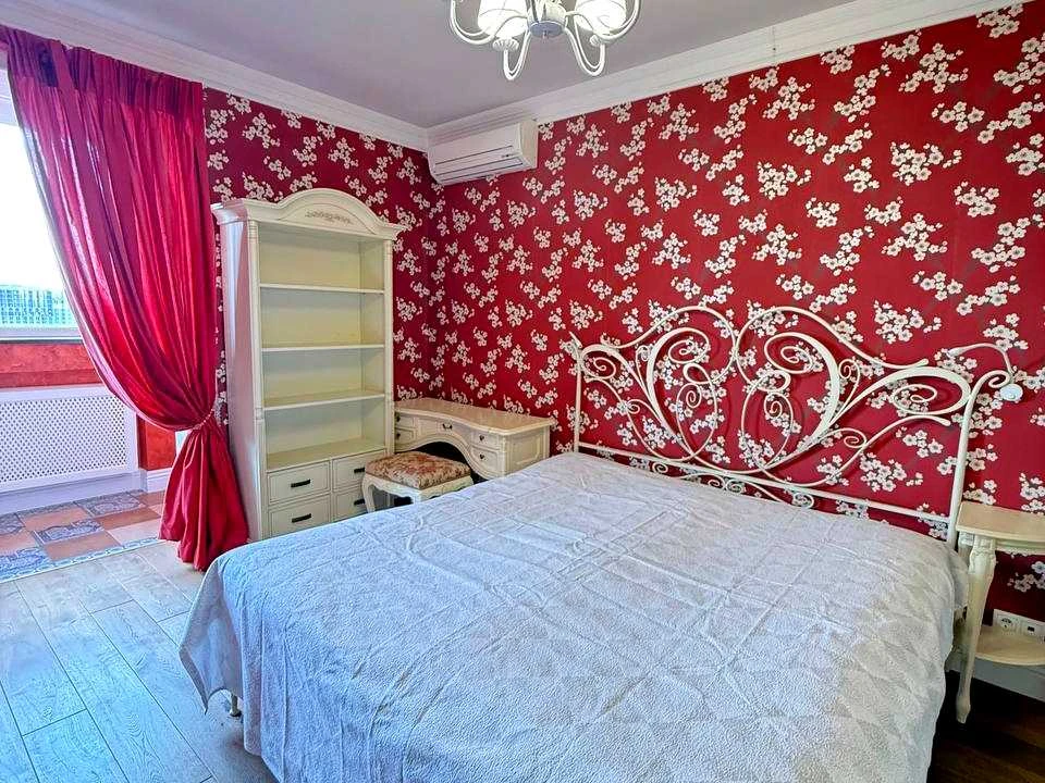 Apartment. Cadet Hay, вул.