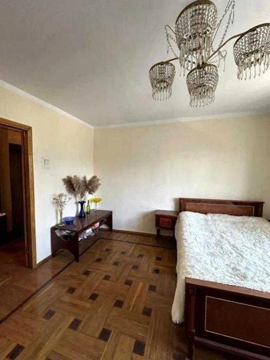 Продам 2-к квартиру, 53 кв.м, 4/9 эт, кирпичный спецпроект,