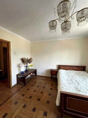 Продам 2-к квартиру, 53 кв.м, 4/9 эт, кирпичный спецпроект,
