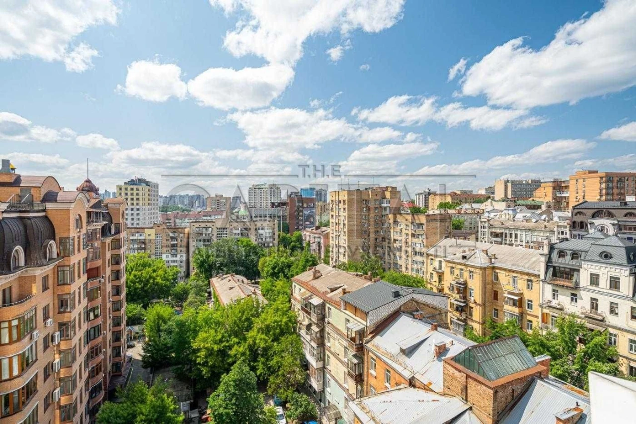 Оренда 4-кімнатної квартири 140 м2 в Royal Tower, Саксаганського 37к