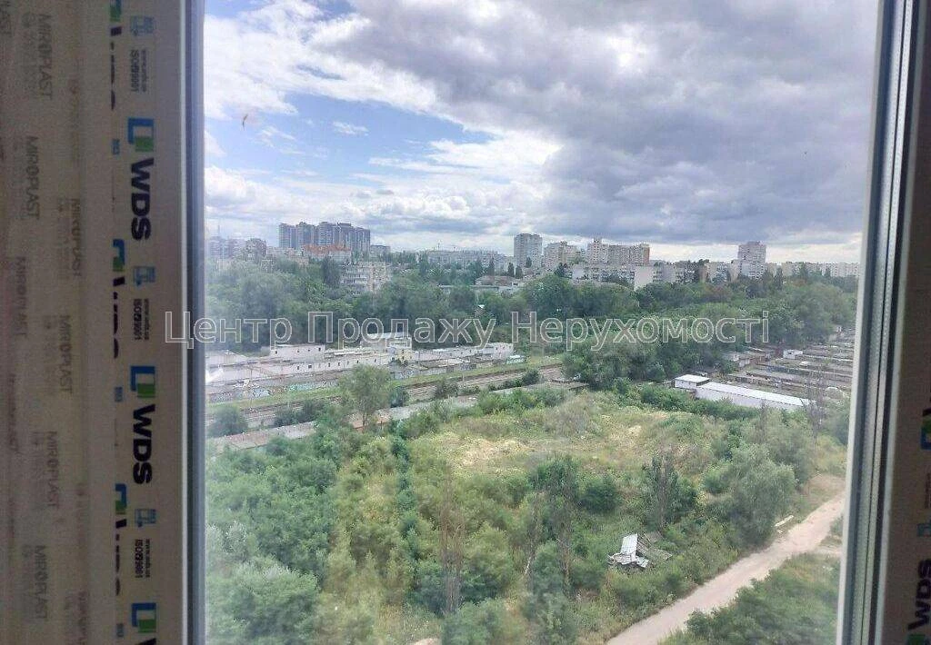 Sale of a 1-bedroom apartment 40 sq.m. in the Family & Friends residential complex, Kyiv, 14