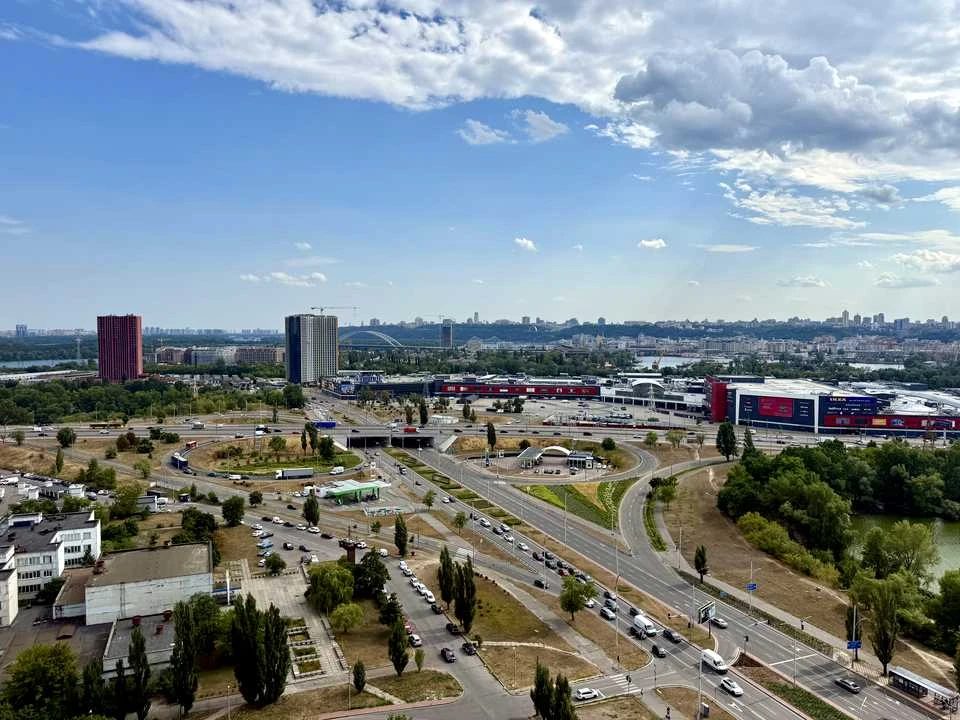 Квартира. Киев, Владимира Ивасюка просп. (Героев Сталинград