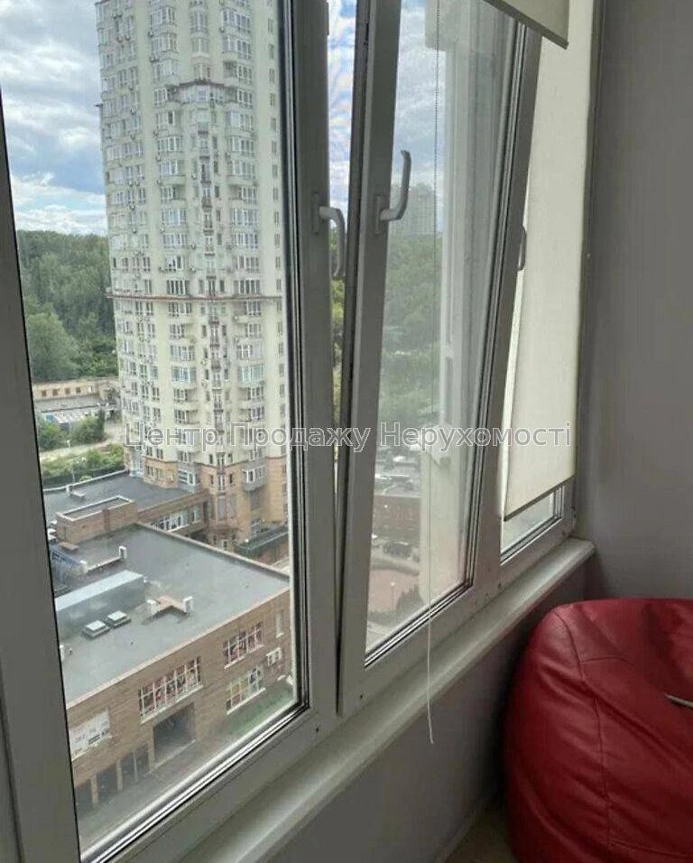 Sale of a 2-room apartment, 60 sq m, 14/25 floors, "Pory Roku" residential complex, Kyiv.