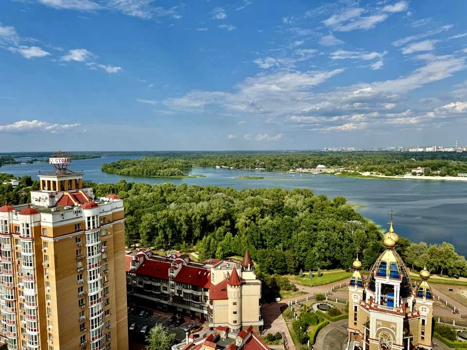 Квартира. Киев, Владимира Ивасюка просп. (Героев Сталинград