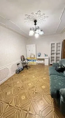 3-кімнатна квартира / вулиця Академіка Корольова / 70 м²