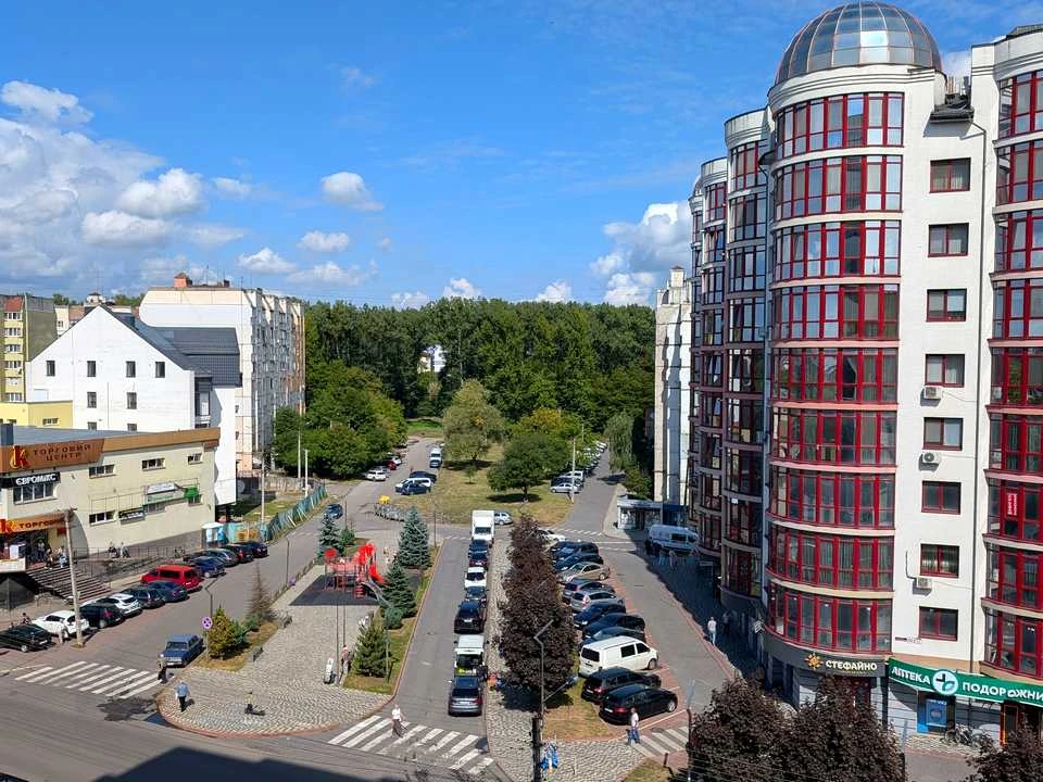 Apartment. Ivano-Frankivsk, Hnat Hotkevych Street