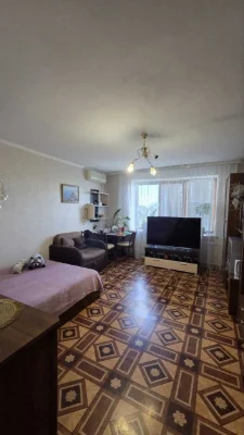 Продажа 1-комнатной квартиры в кирпичном доме на ул. Левитана
