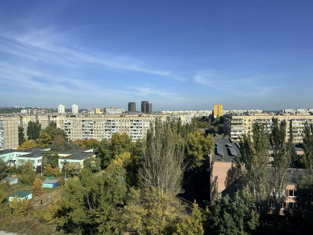 Sale of a view 3-room apartment, Victory 6, new building