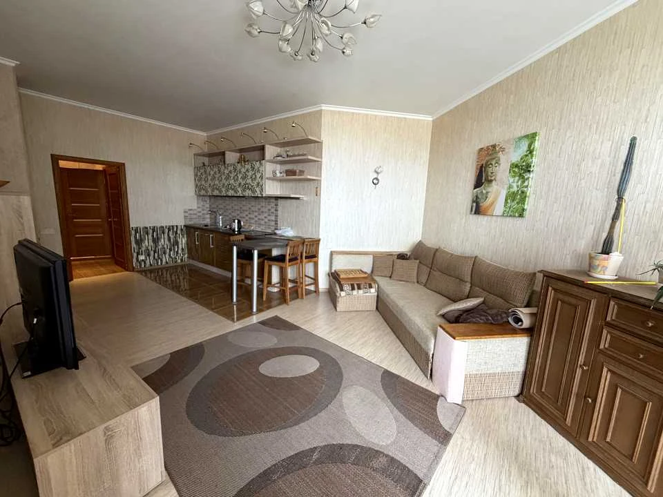 Квартира. Одеса, Середньофонтанська вул.