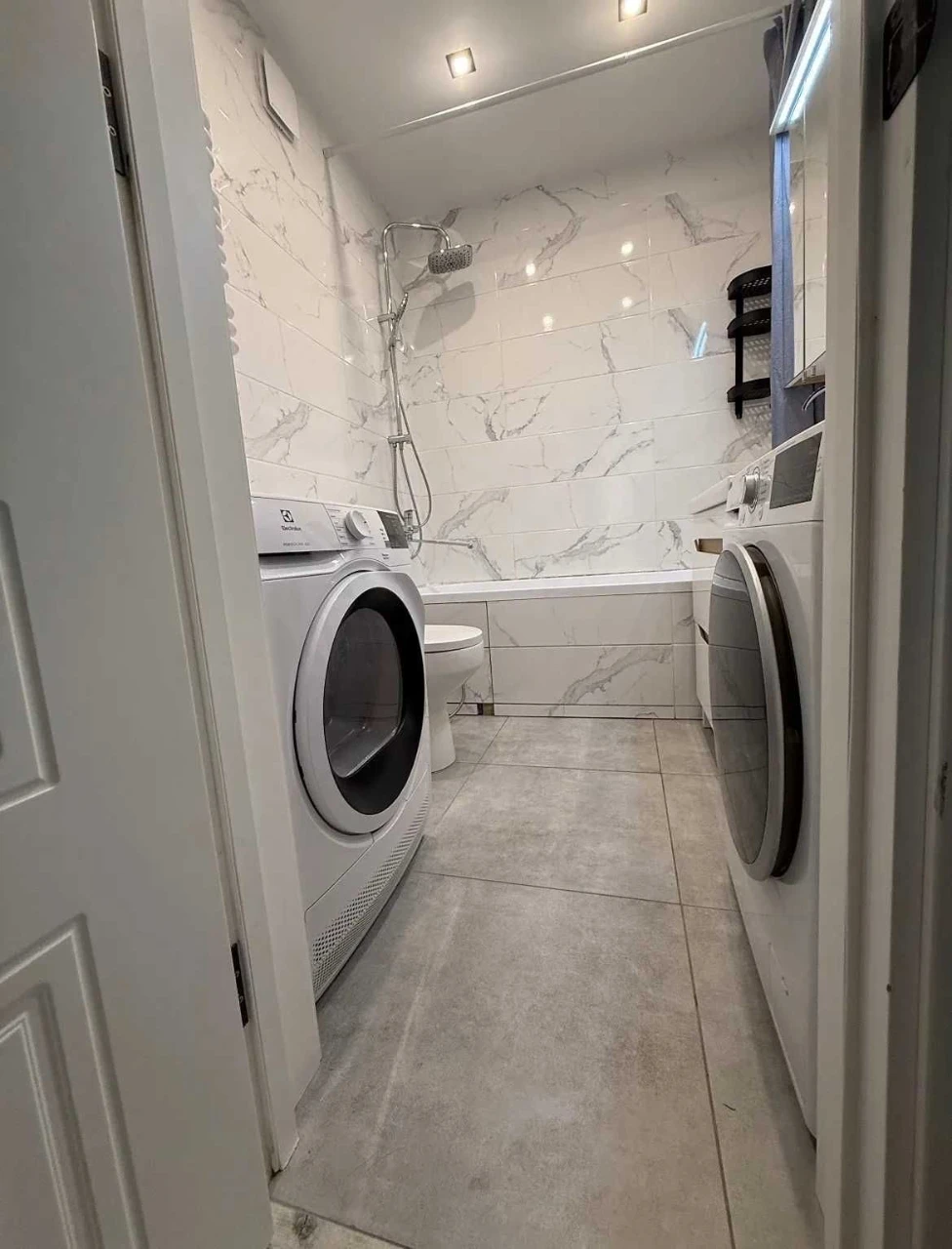 2-room apartment renovated, European City Residence