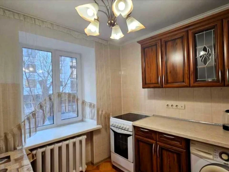 Квартира. Киев, Казарменная ул.