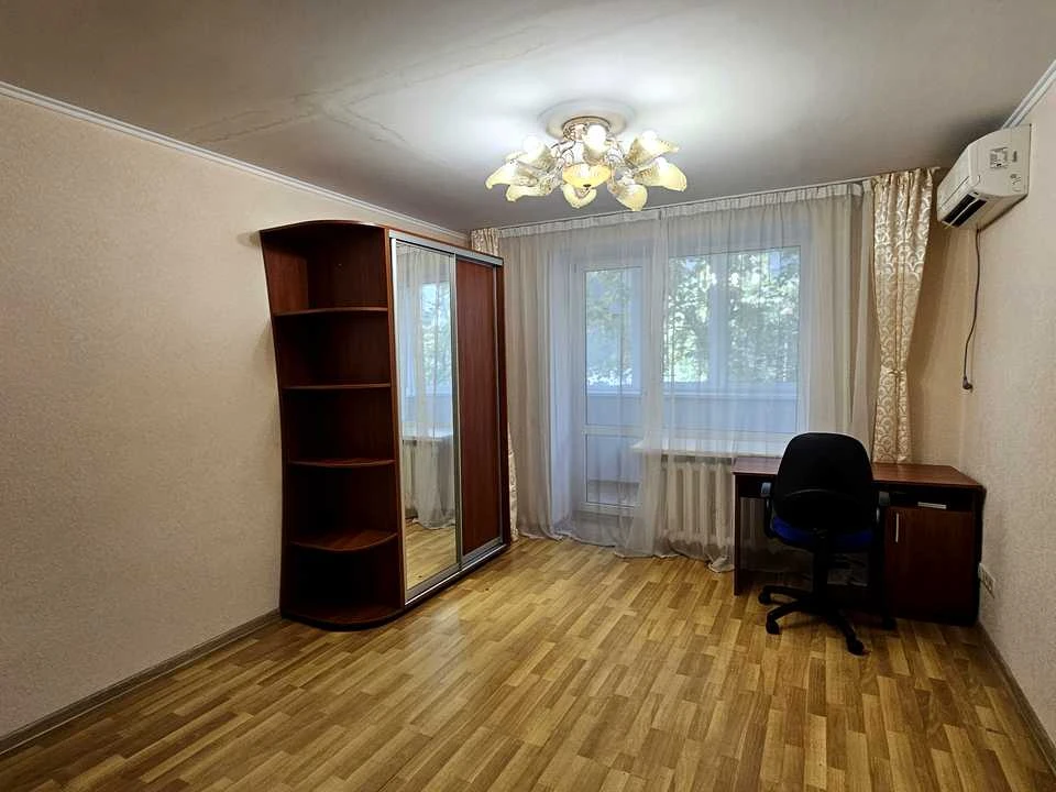 Квартира. Киев, Казарменная ул.