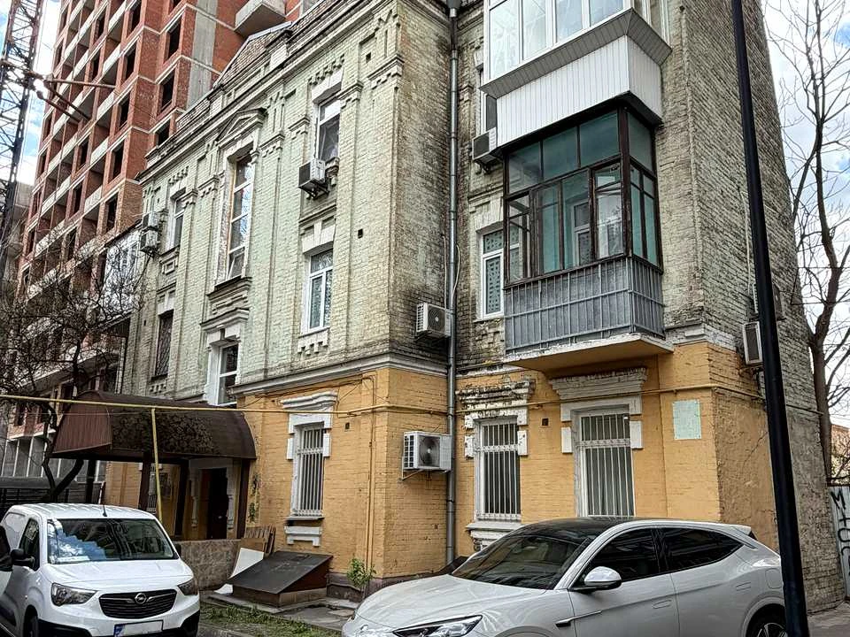 Apartment. Antonovycha st., Kyiv