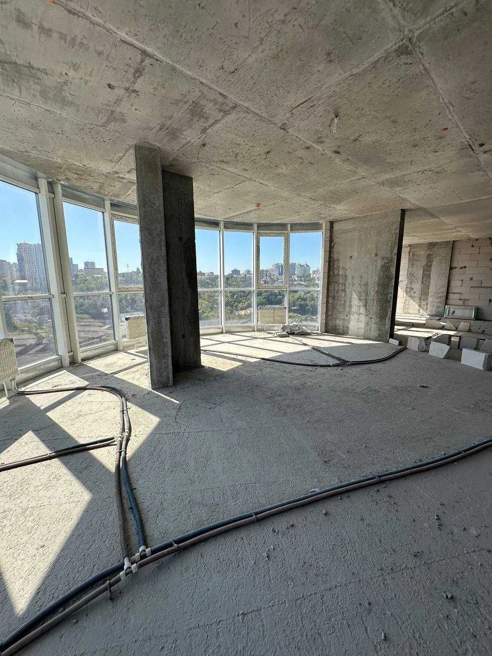 For Sale: 2-bedroom apartment in ЖК Подол Плаза, вул. Глибочицька 73, 123m2