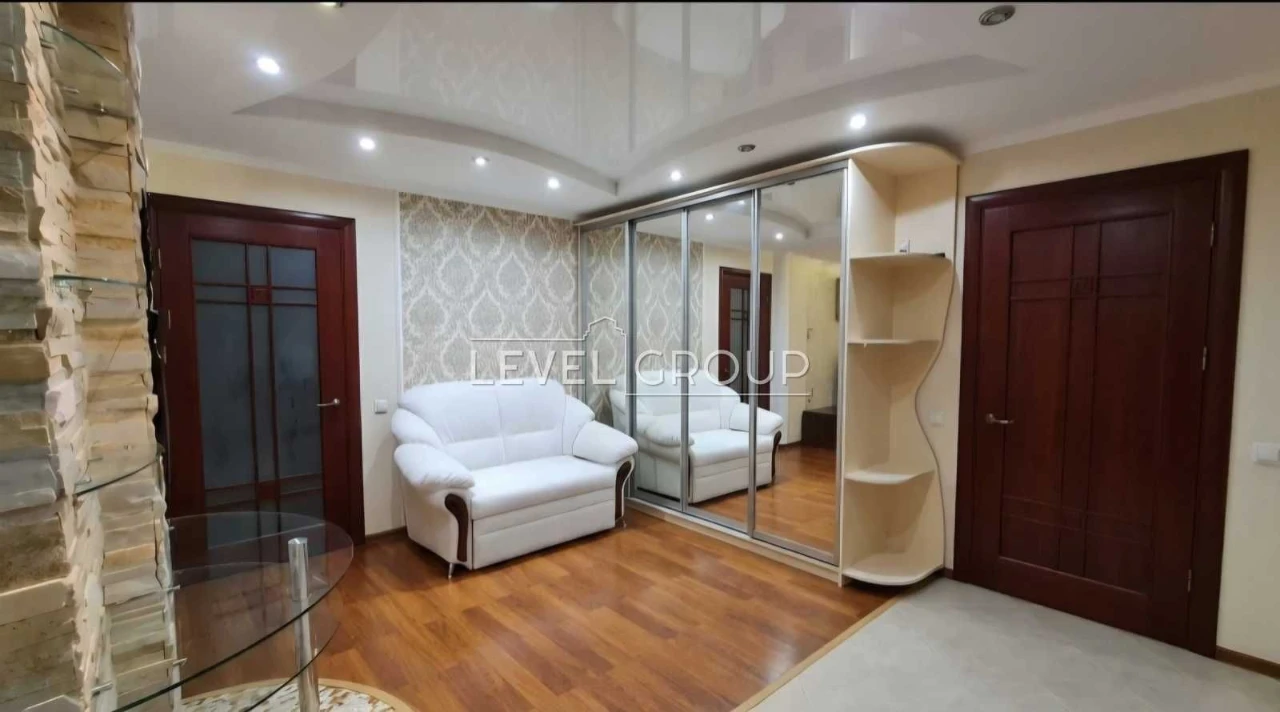 Two-bedroom apartment, Poshynky, Kharkiv, Darnitsky district, Kyiv