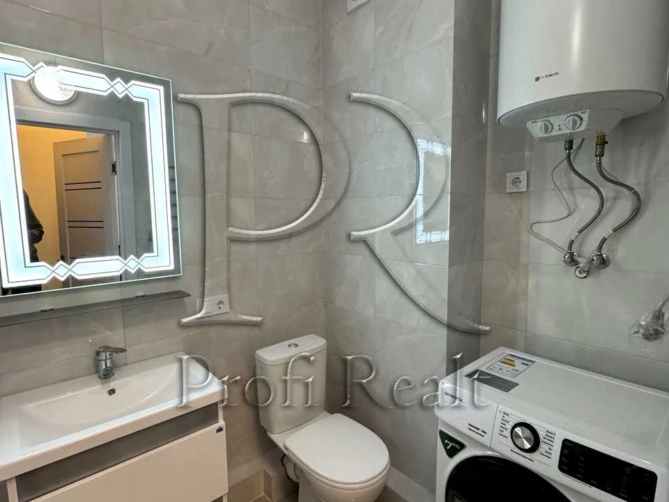 Apartment. Kyiv, Lubomyr Huzar Ave. (Kosmonavta Komarova)