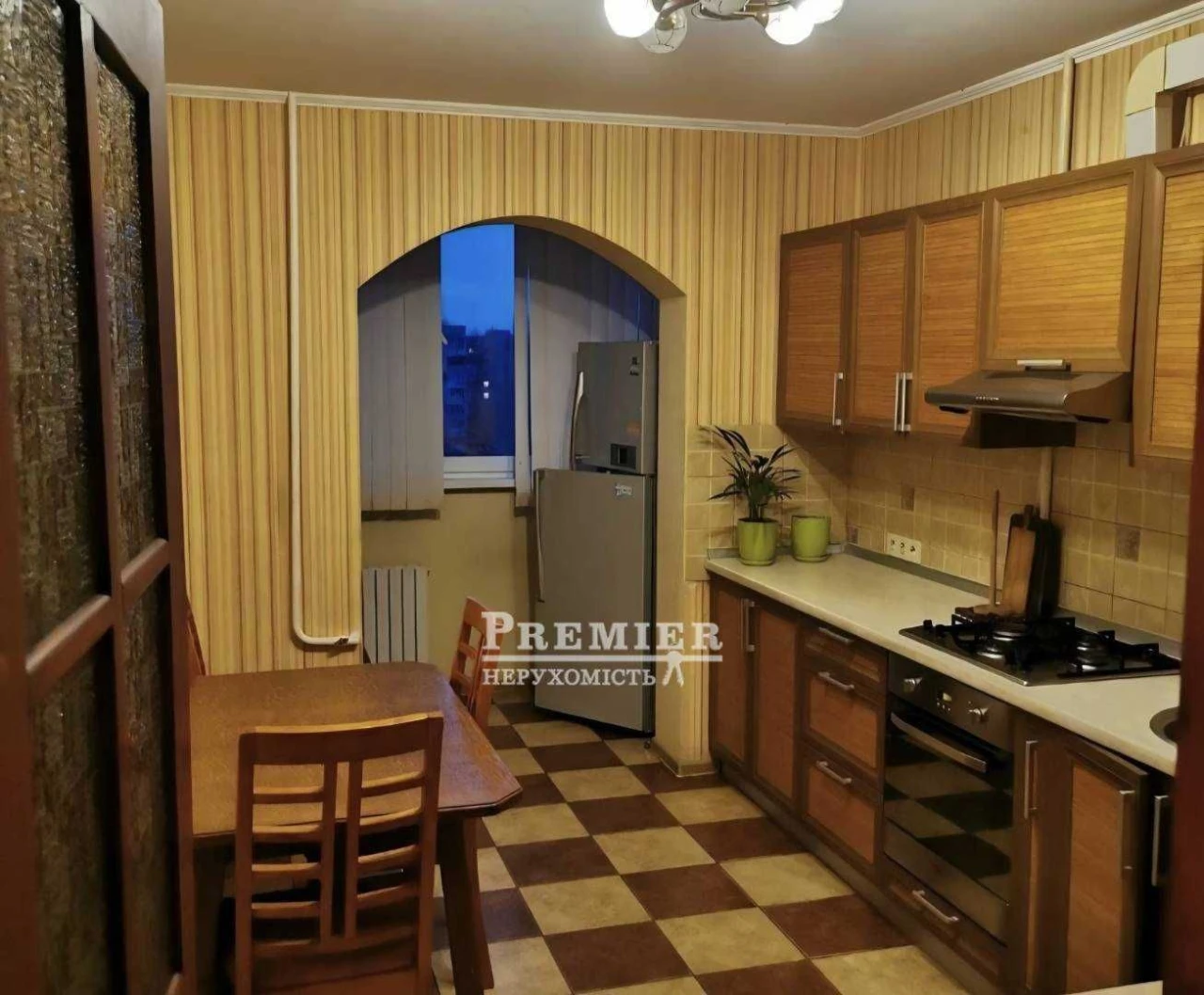 For Sale: 3-Bedroom Apartment on Krymsky Boulevard!