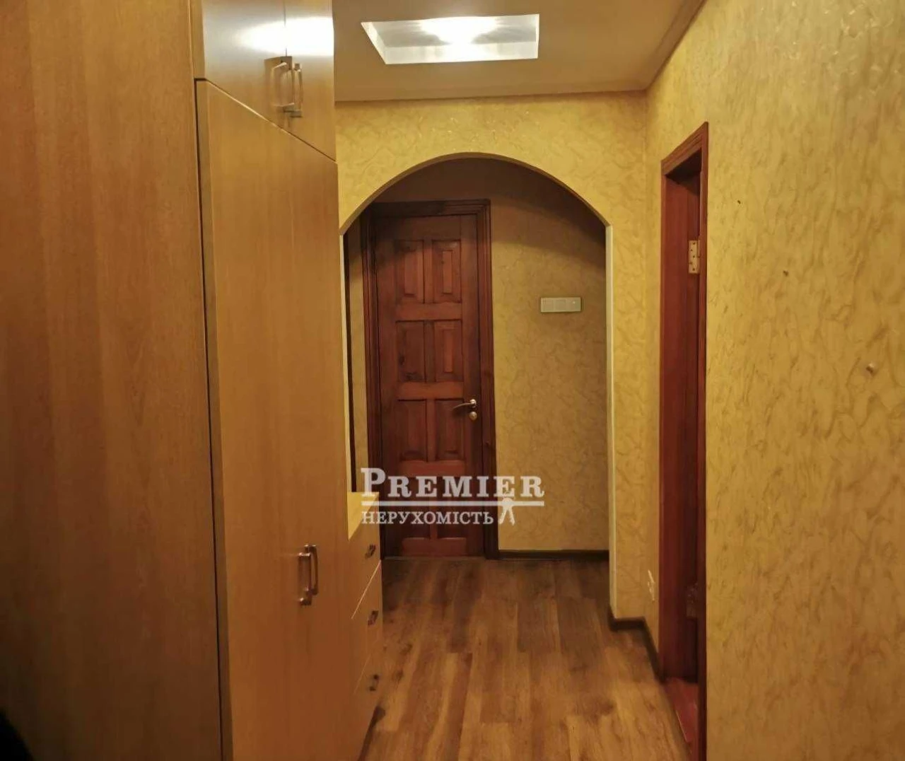 For Sale: 3-Bedroom Apartment on Krymsky Boulevard!