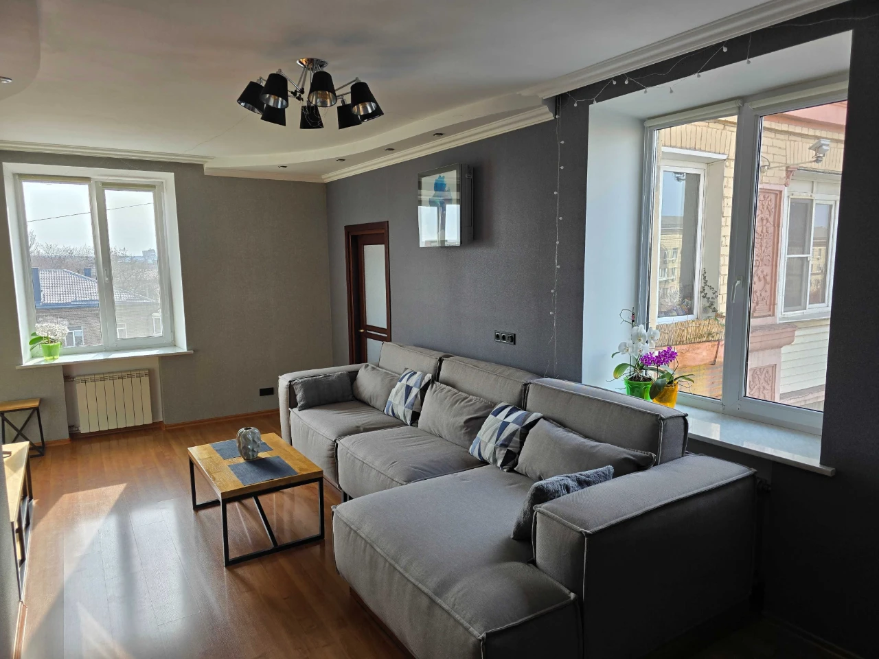 For Sale: Cozy 3-bedroom apartment on Stalevarov