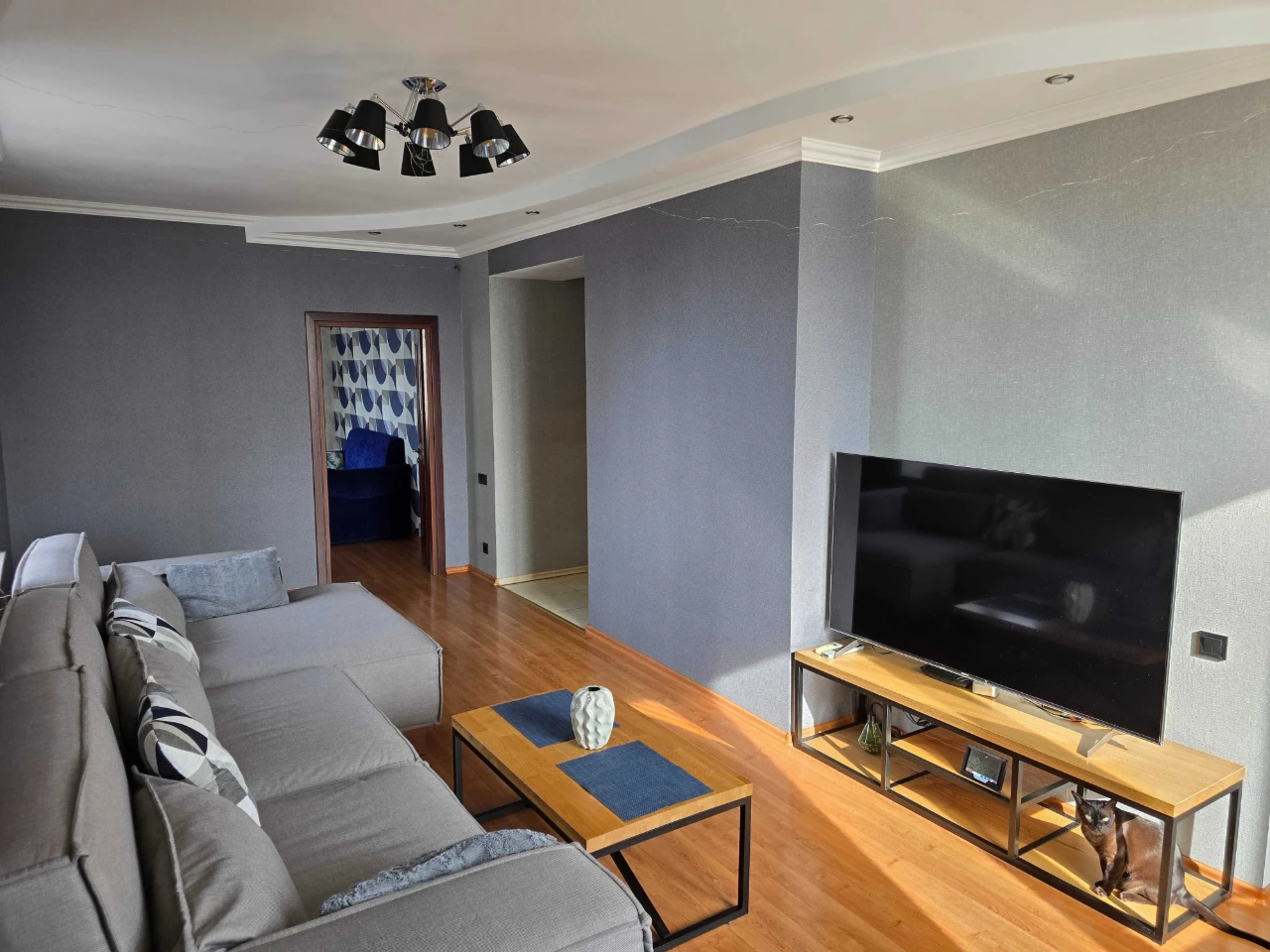 For Sale: Cozy 3-bedroom apartment on Stalevarov