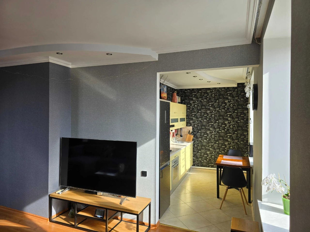 For Sale: Cozy 3-bedroom apartment on Stalevarov
