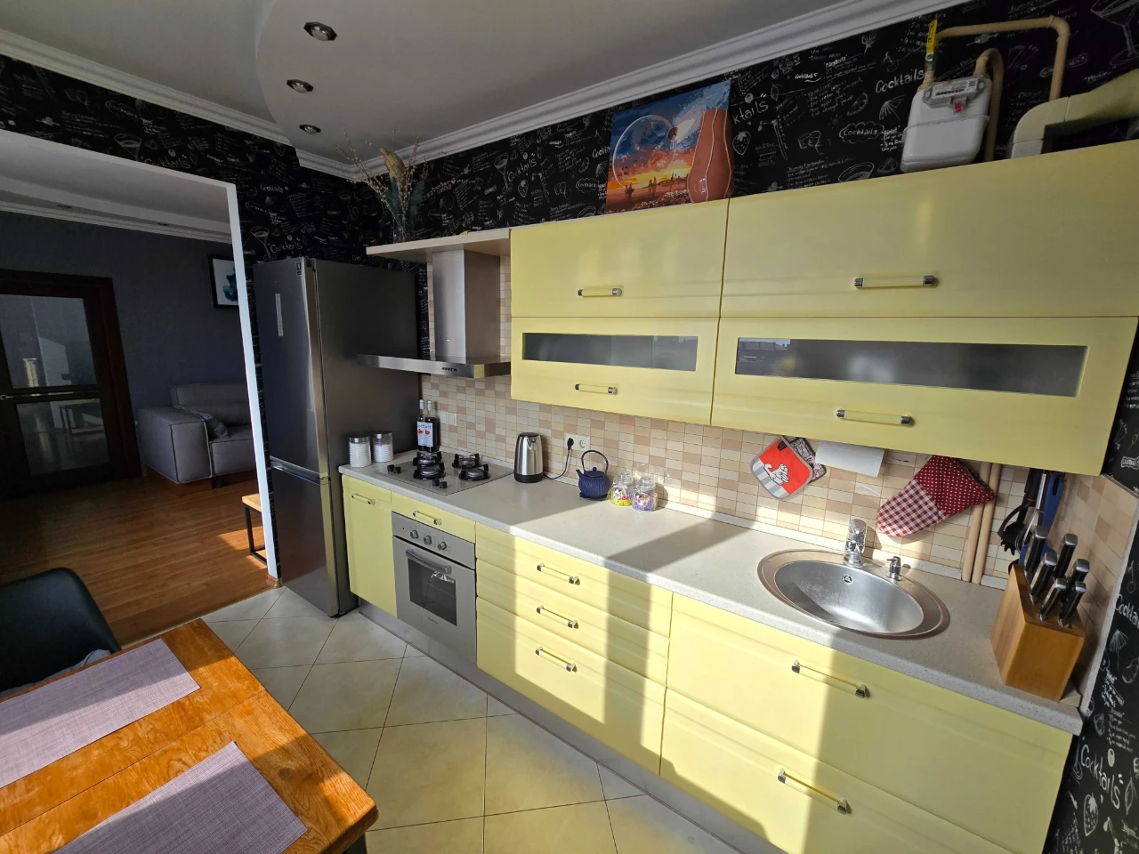 For Sale: Cozy 3-bedroom apartment on Stalevarov