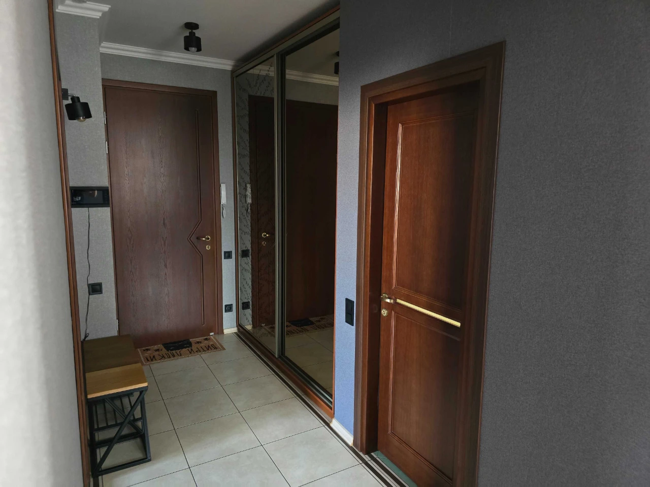 For Sale: Cozy 3-bedroom apartment on Stalevarov