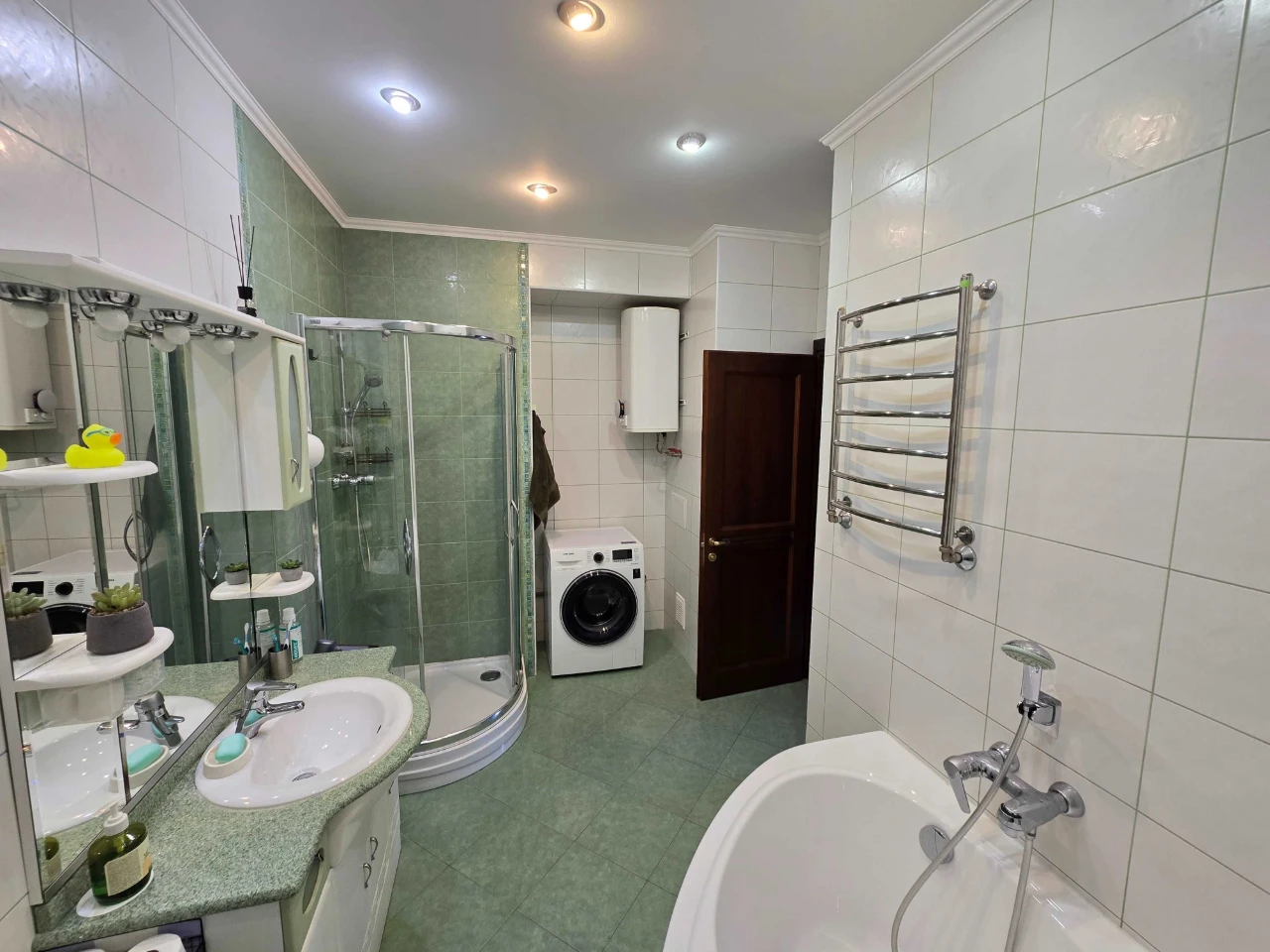 For Sale: Cozy 3-bedroom apartment on Stalevarov