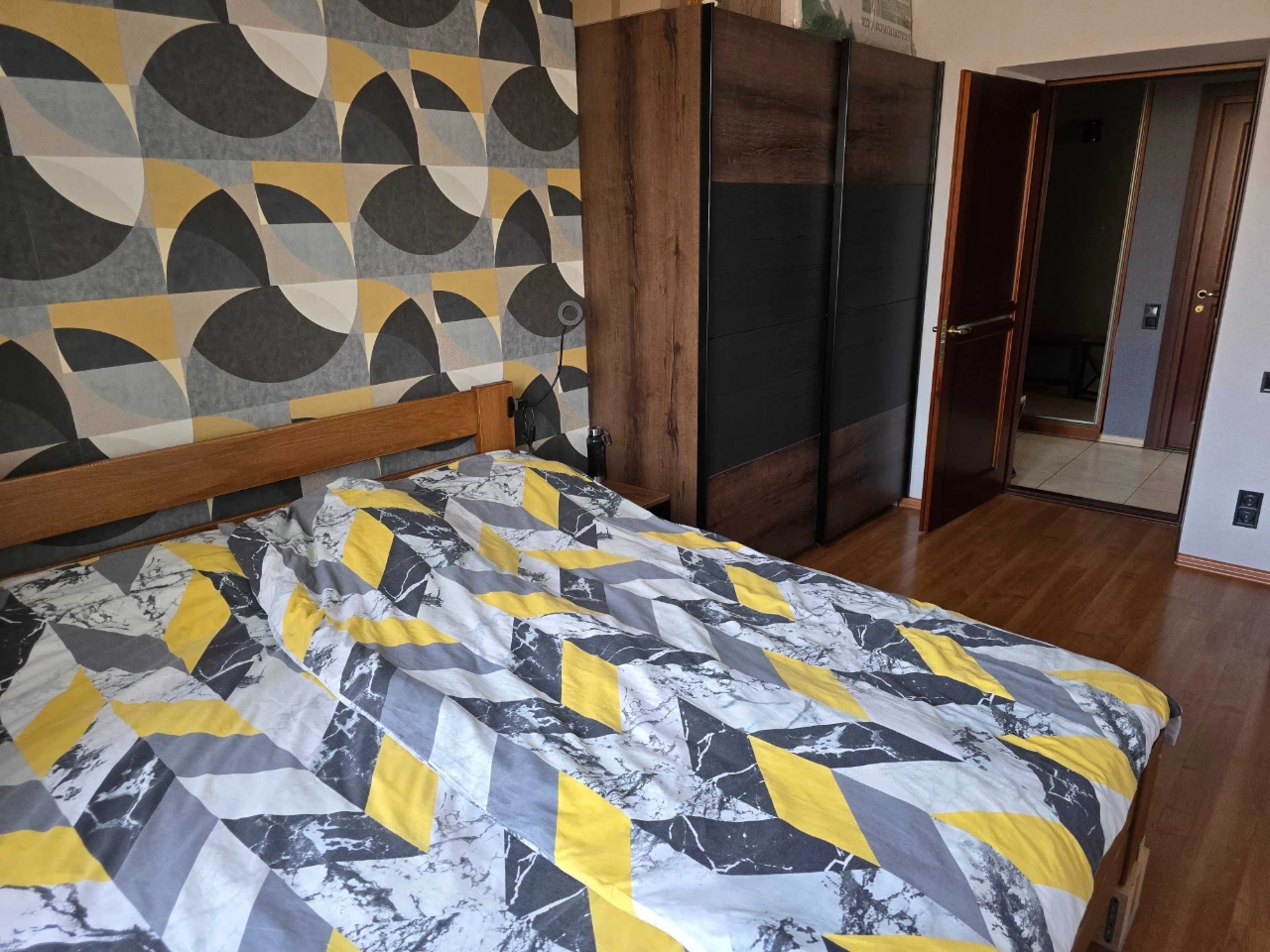 For Sale: Cozy 3-bedroom apartment on Stalevarov