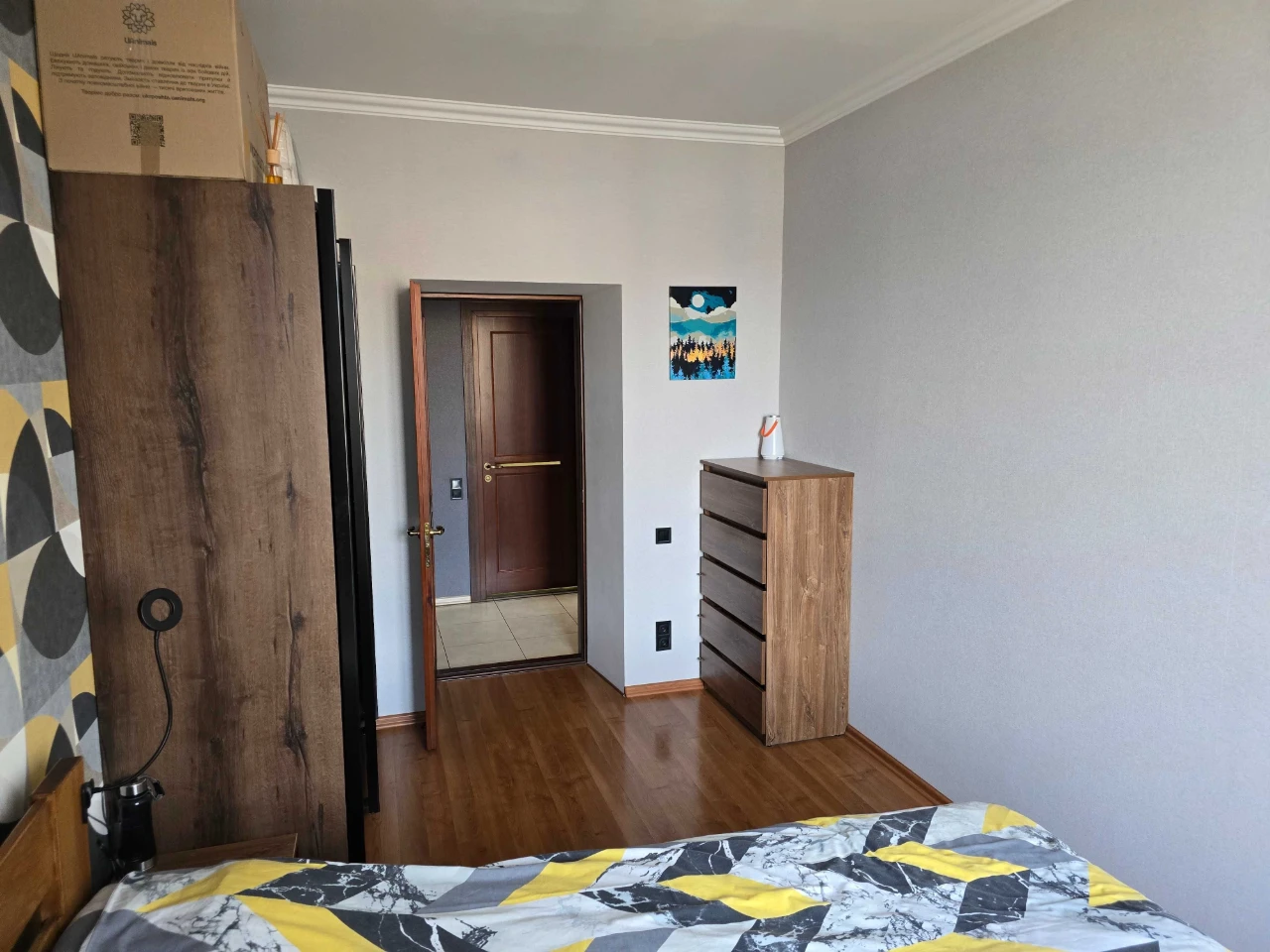 For Sale: Cozy 3-bedroom apartment on Stalevarov