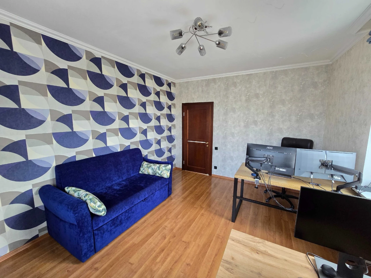 For Sale: Cozy 3-bedroom apartment on Stalevarov