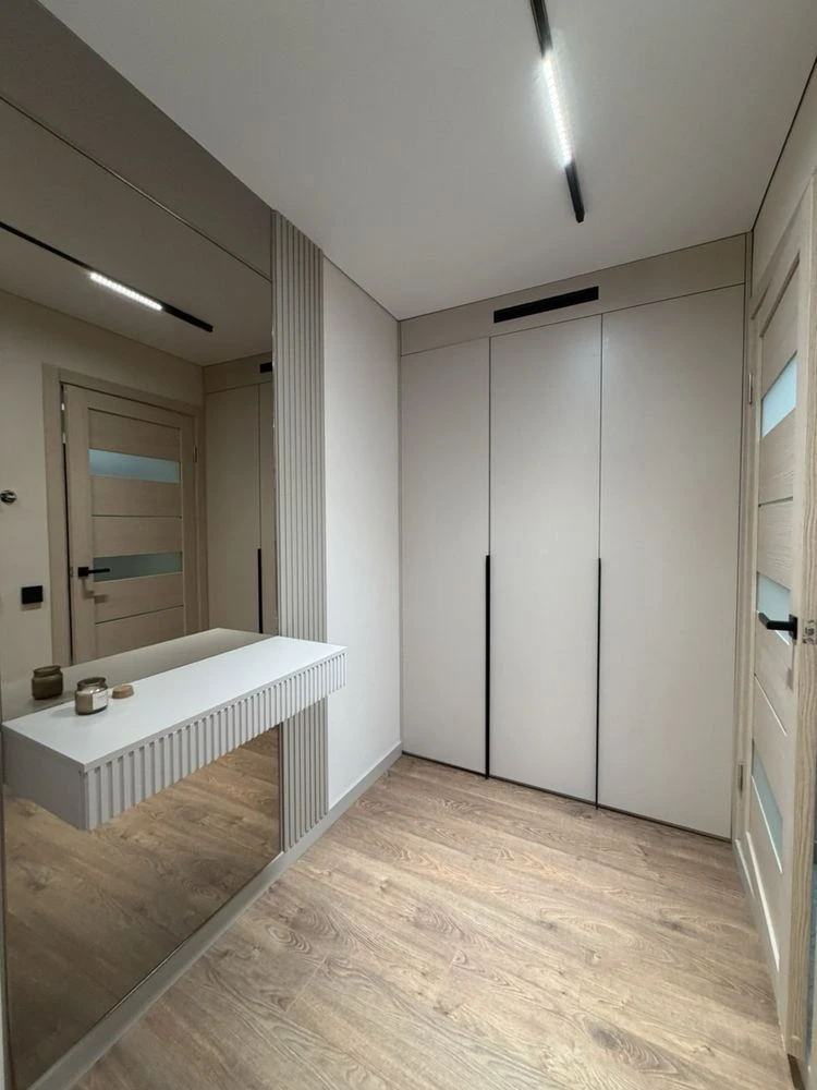 Sale of a 2-bedroom apartment with gas! Uzhhorod, 8 Berezhna Street.