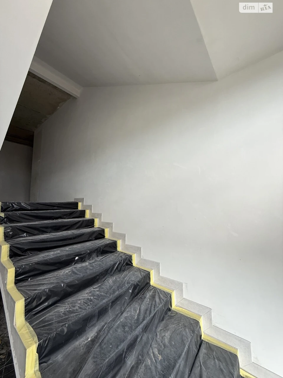 Apartment for Sale in Sykhiv