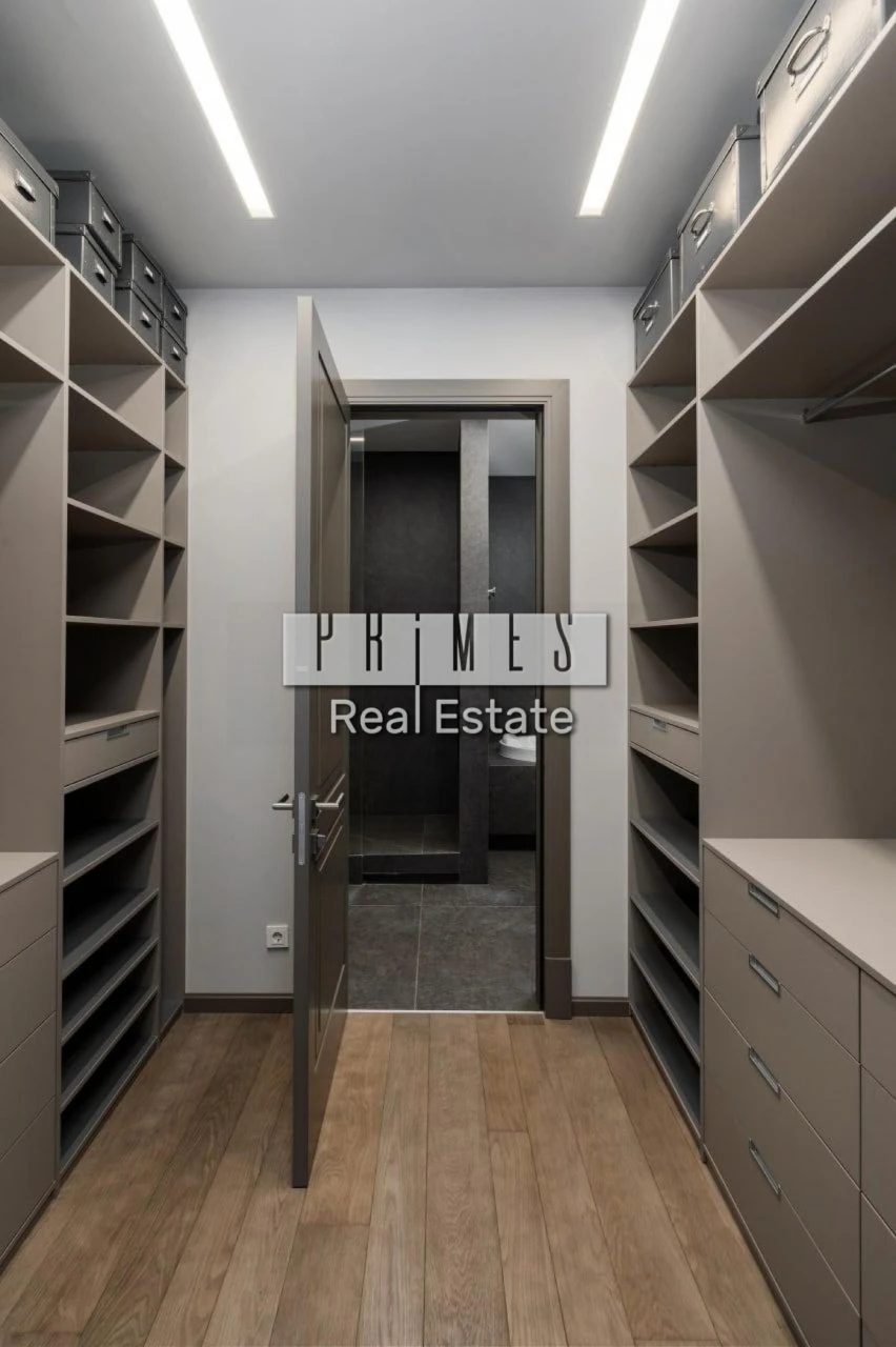 Sale / Apartment / Andriy Verkhovlad, Pechersk, Kyiv