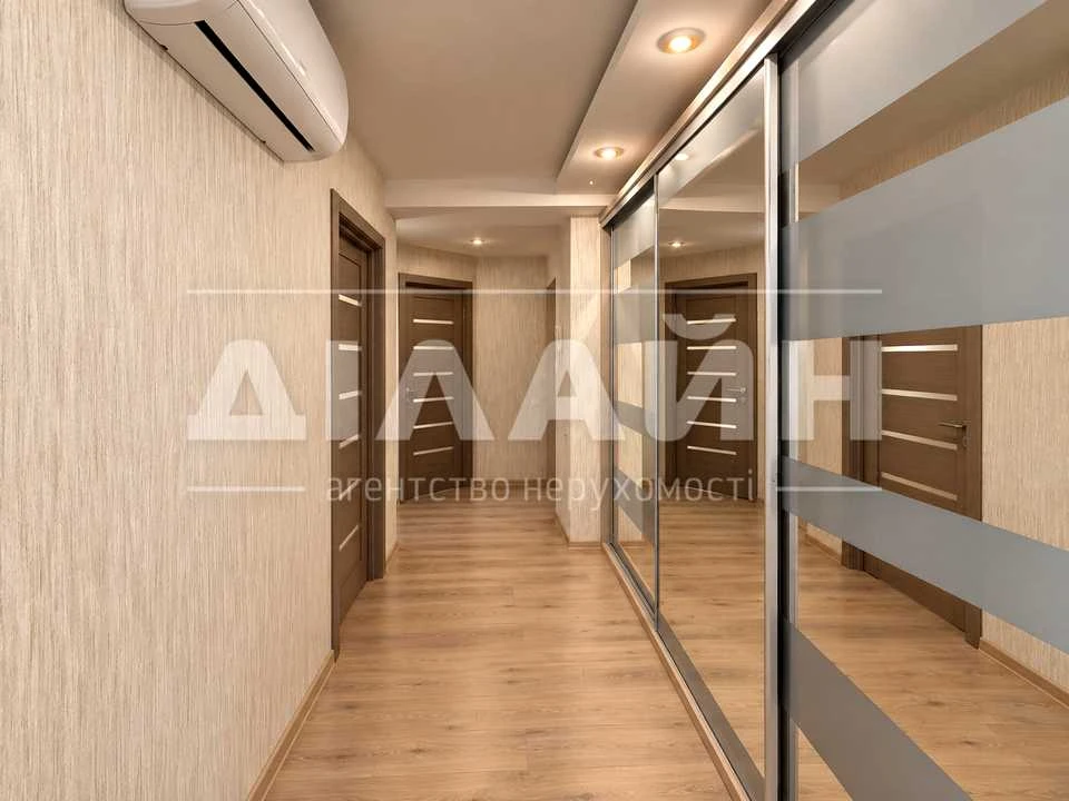 Apartment. Yuliivsky Avenue, Zaporizhzhia